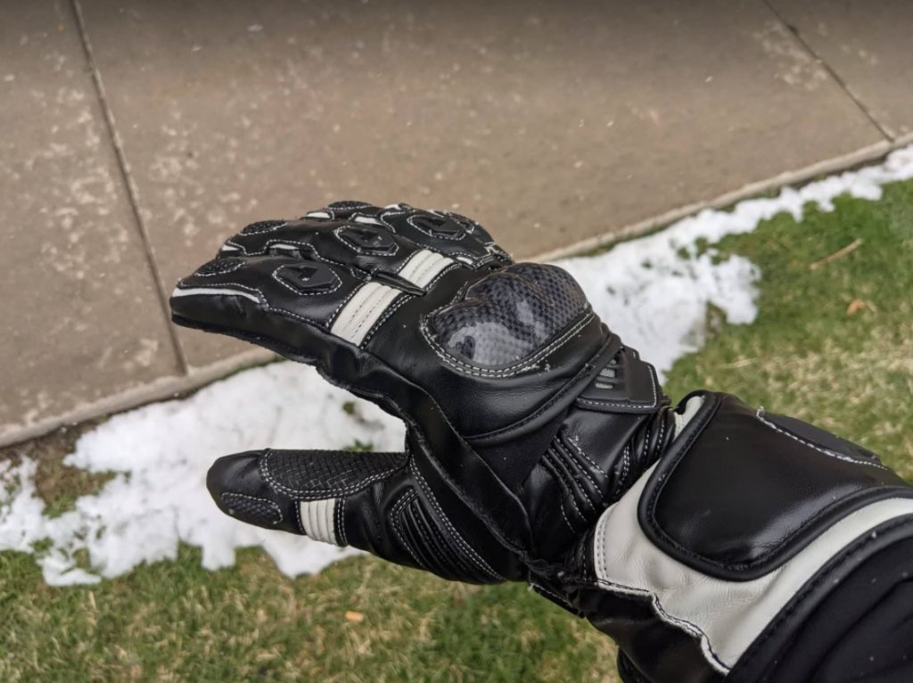 Andromeda Meteor Winter Gloves in the Cold