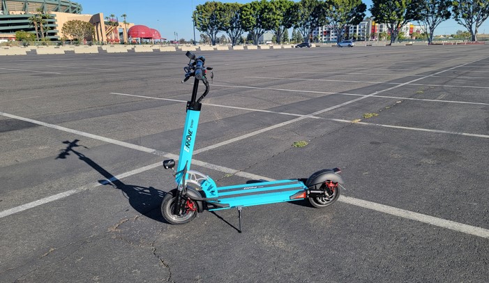 Emove Cruiser Collapsible gorgeous beautiful scooter in tiffany blue teal and electric blue