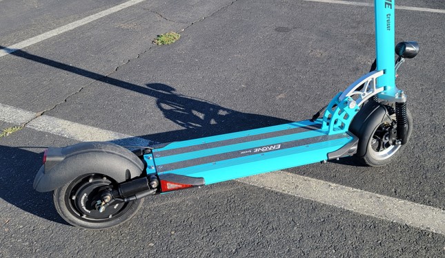 Emove Cruiser Electric Blue Tiffany Blue Massive Deck and tubeless pneumatic tires
