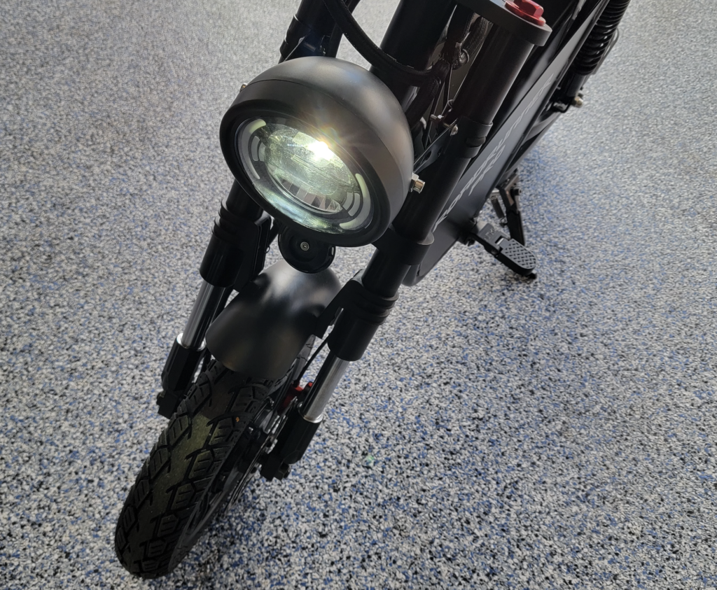 EMOVE RoadRunner Pro Motorcycle Light with pegs and crown fork suspension