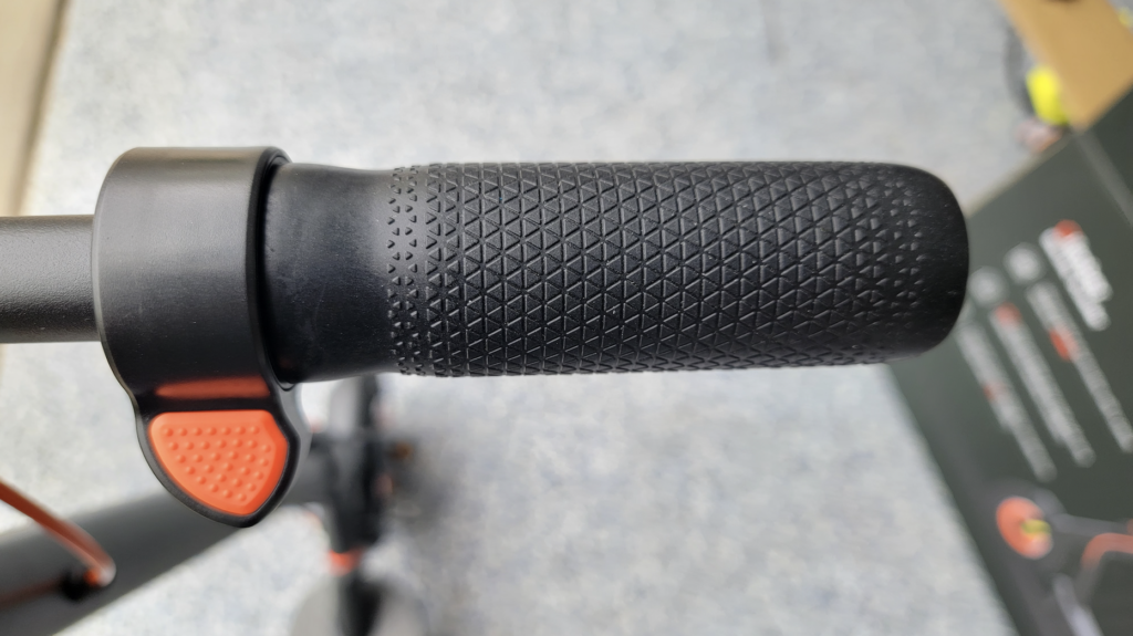Inmotion Climber cushy and thick grip with thumb throttle
